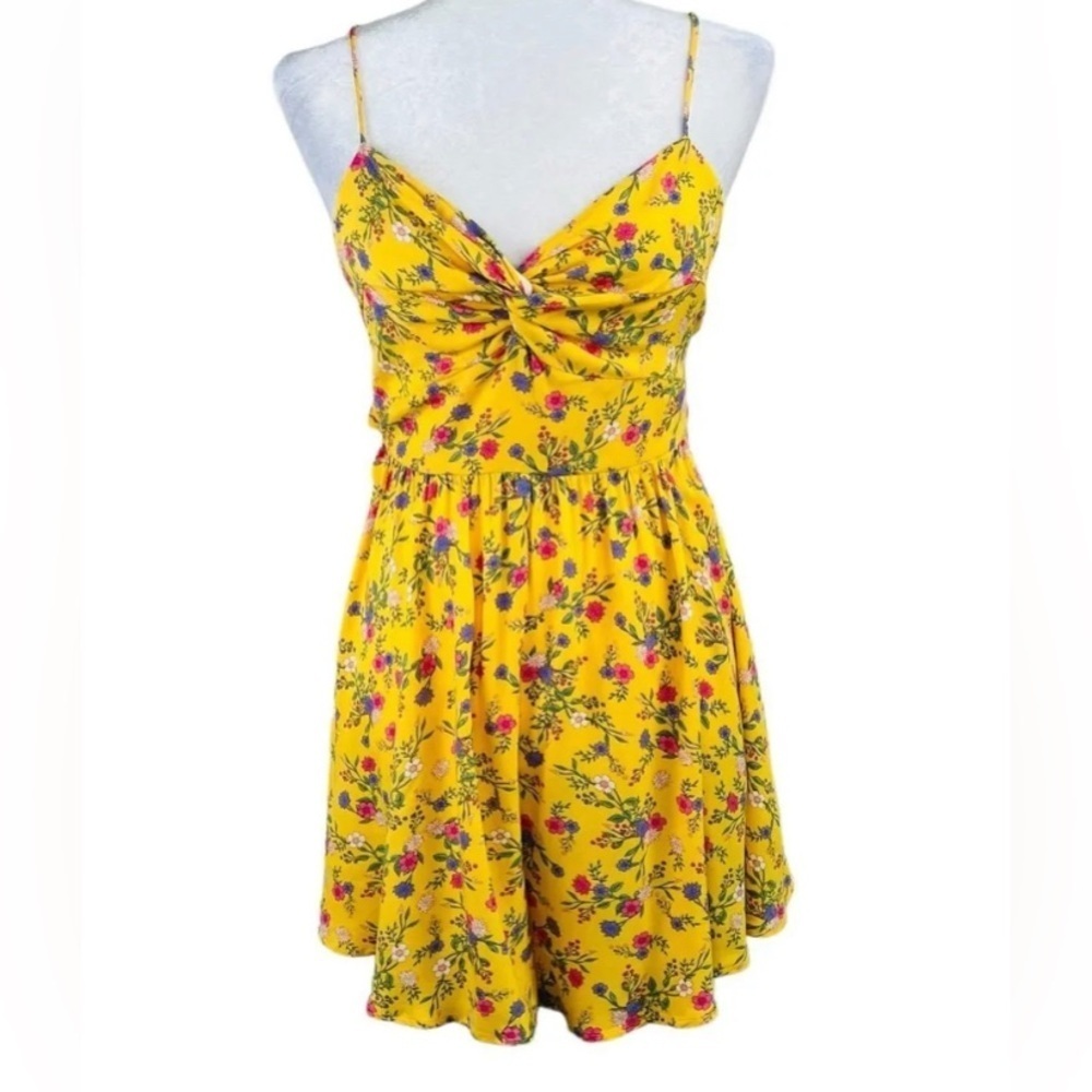 NEW Lush Twist Tie Romper Women’s S Yellow Floral Adjustable Spaghetti Straps